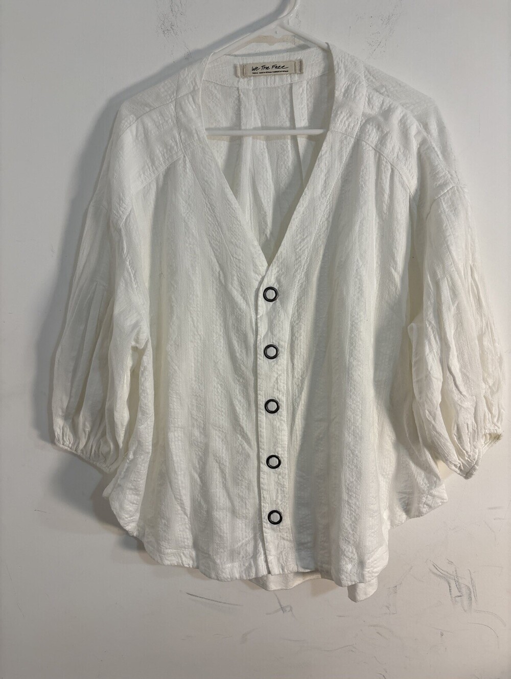 We The Free White V-Neck Blouse Size Small Oversized Textured Snap Button NWOT